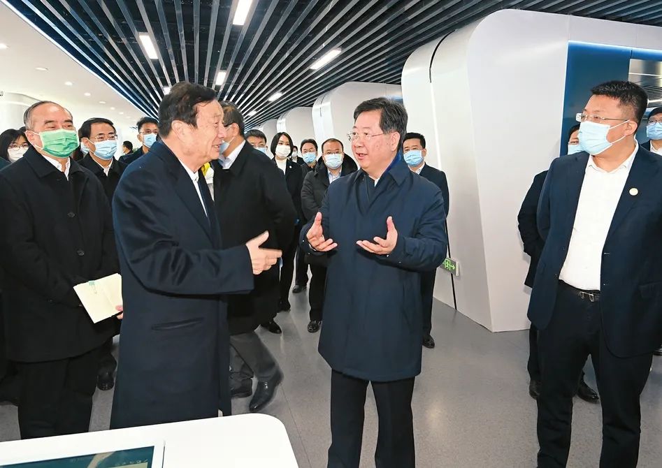 任正非与楼书记_20210214互换.jpg